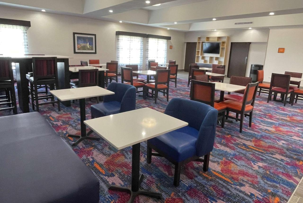 La Quinta And By Wyndham - Hotel 3*